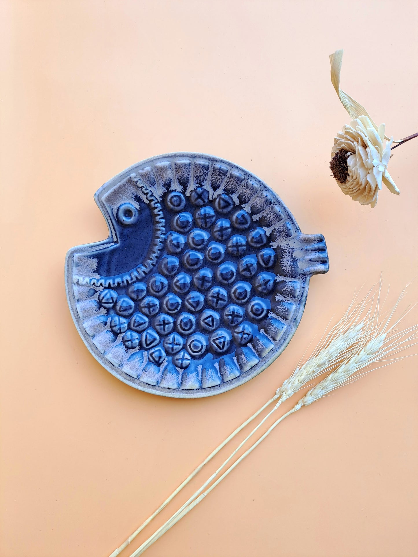 CERAMIC LIGHT BLUE FISH PLATTER