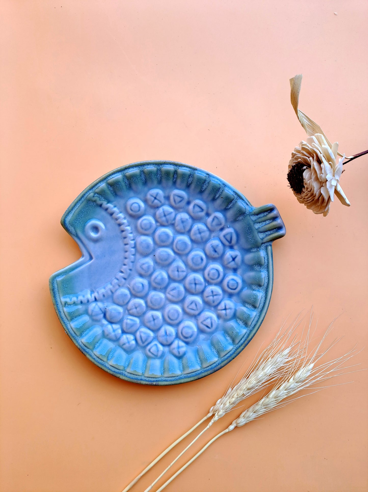 CERAMIC LIGHT BLUE FISH PLATTER