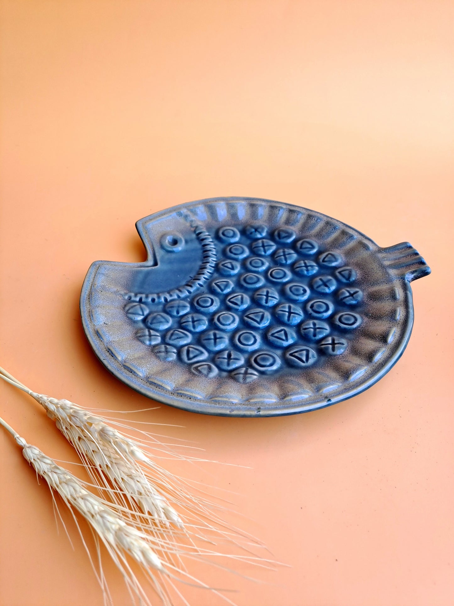 CERAMIC LIGHT BLUE FISH PLATTER