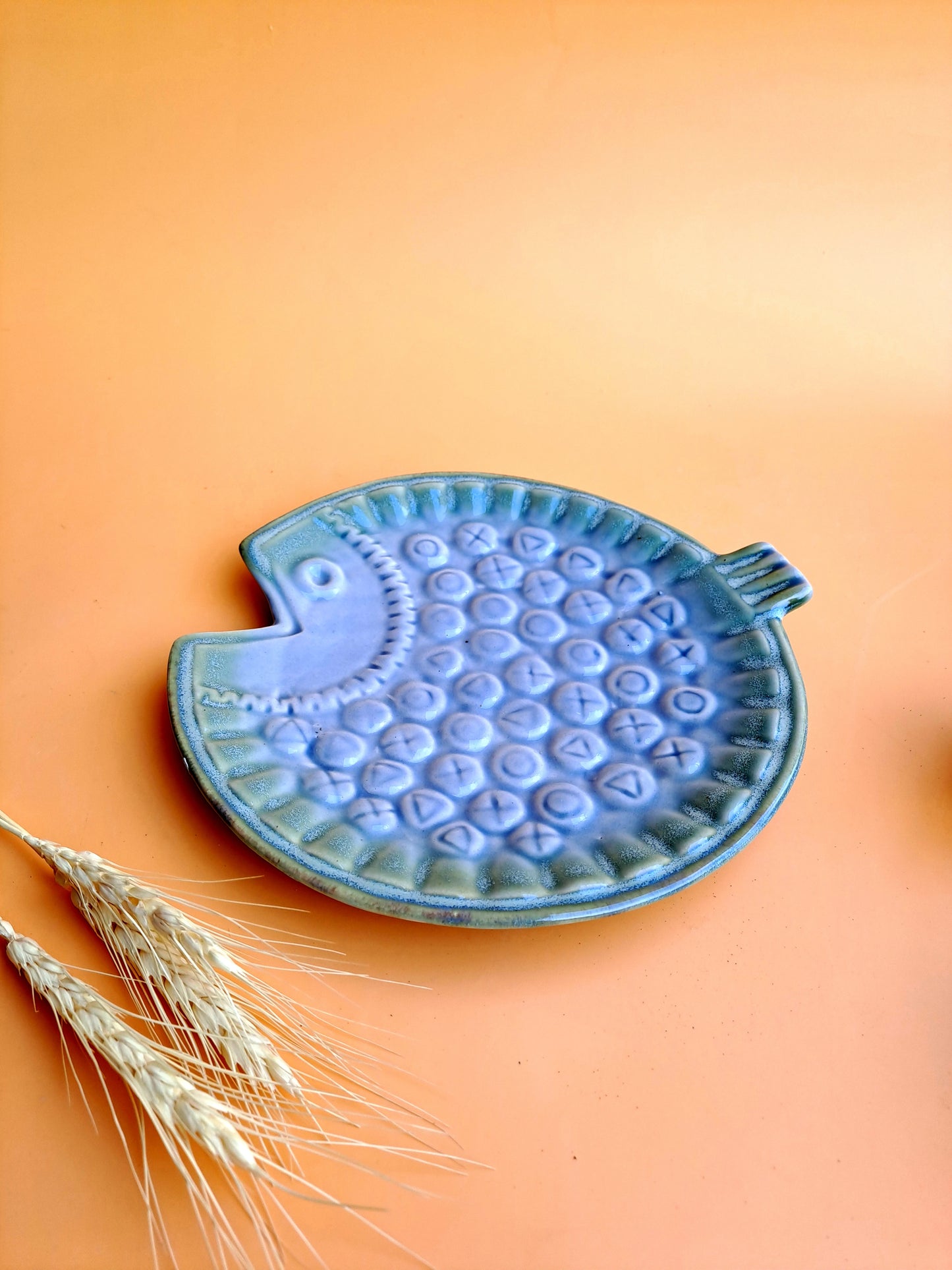 CERAMIC MAROON FISH PLATTER