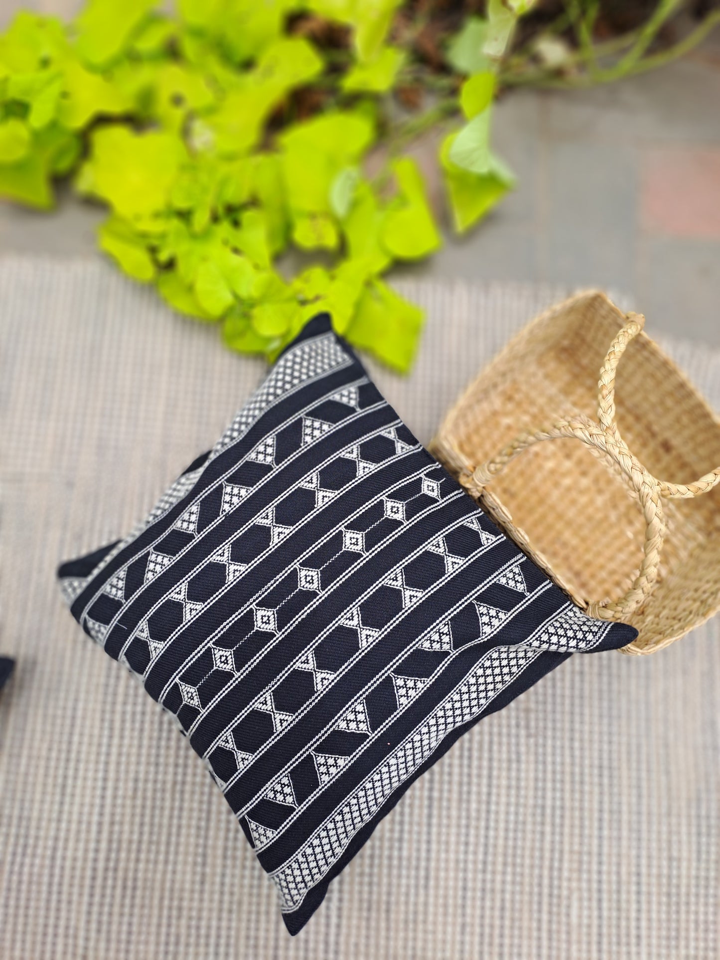 HANDLOOM COTTON CUSHION COVER