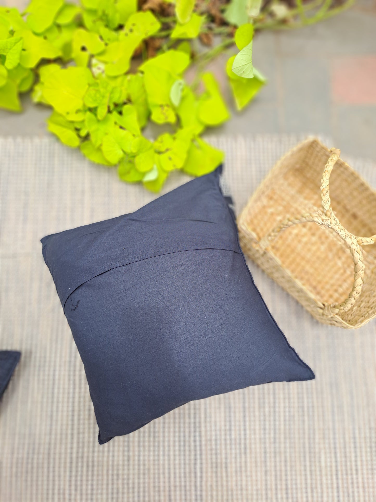 HANDLOOM COTTON CUSHION COVER