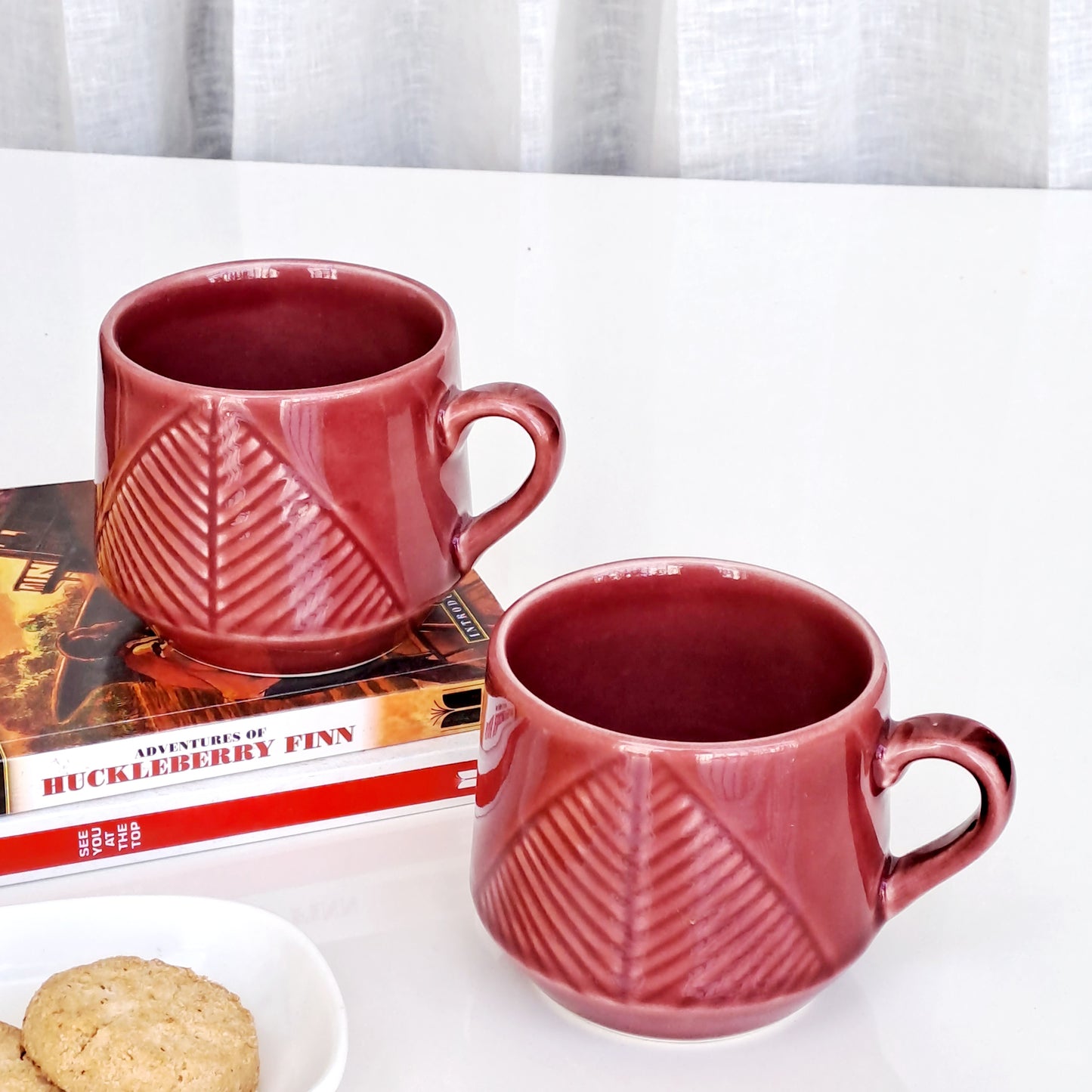 MAROON COLOUR LEAF ENGRAVED CUP