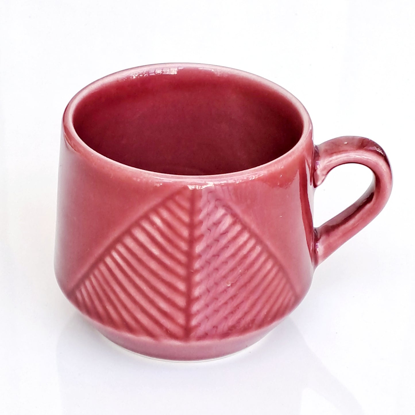MAROON COLOUR LEAF ENGRAVED CUP